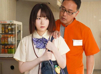 Người đàn ông quản lý đối phó với em gái lấy trộm đồ trong cửa hàng