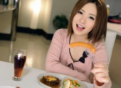 Chàng trai sau khi ăn tối thì chịch em